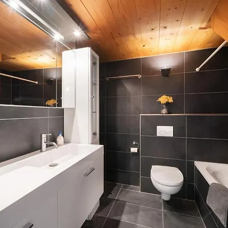 Apartment Charming Apartment-prime Location