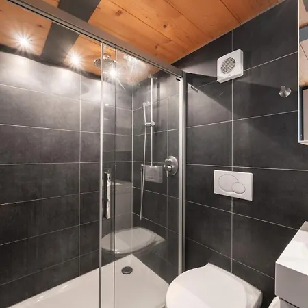 Charming Apartment-prime Location Lägenhet