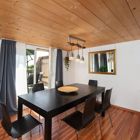 Charming Apartment-prime Location Lägenhet