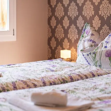 Charming Apartment-prime Location Lägenhet *